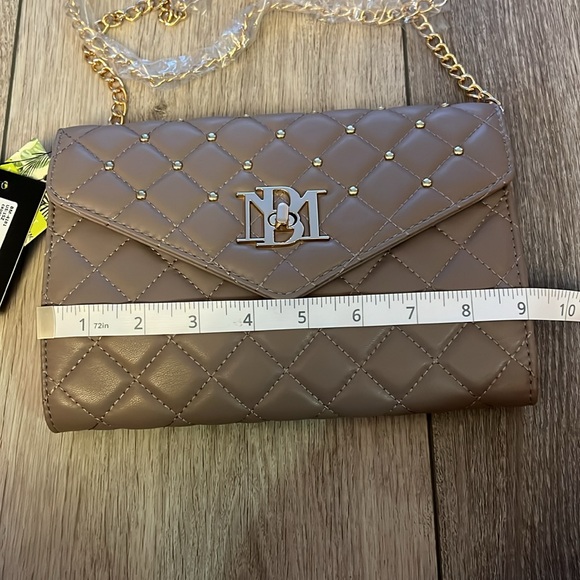 Badgley Mischka Corssybody with Diamond Quilting - Picture 2 of 8